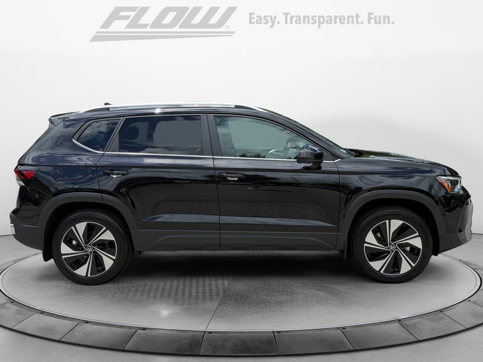 3VVVC7B24TM092477 2026 Volkswagen Taos SE