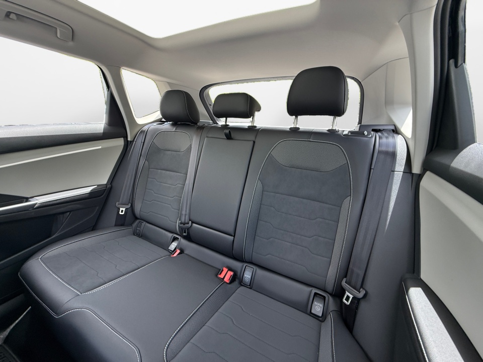 3VVVC7B24TM092477 2026 Volkswagen Taos SE