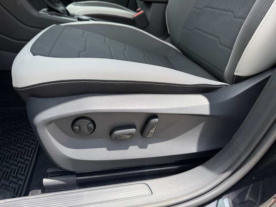 3VVVC7B24TM092477 2026 Volkswagen Taos SE
