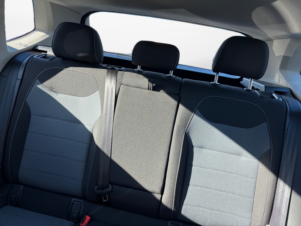 3VVVC7B26TM008319 2026 Volkswagen Taos SE