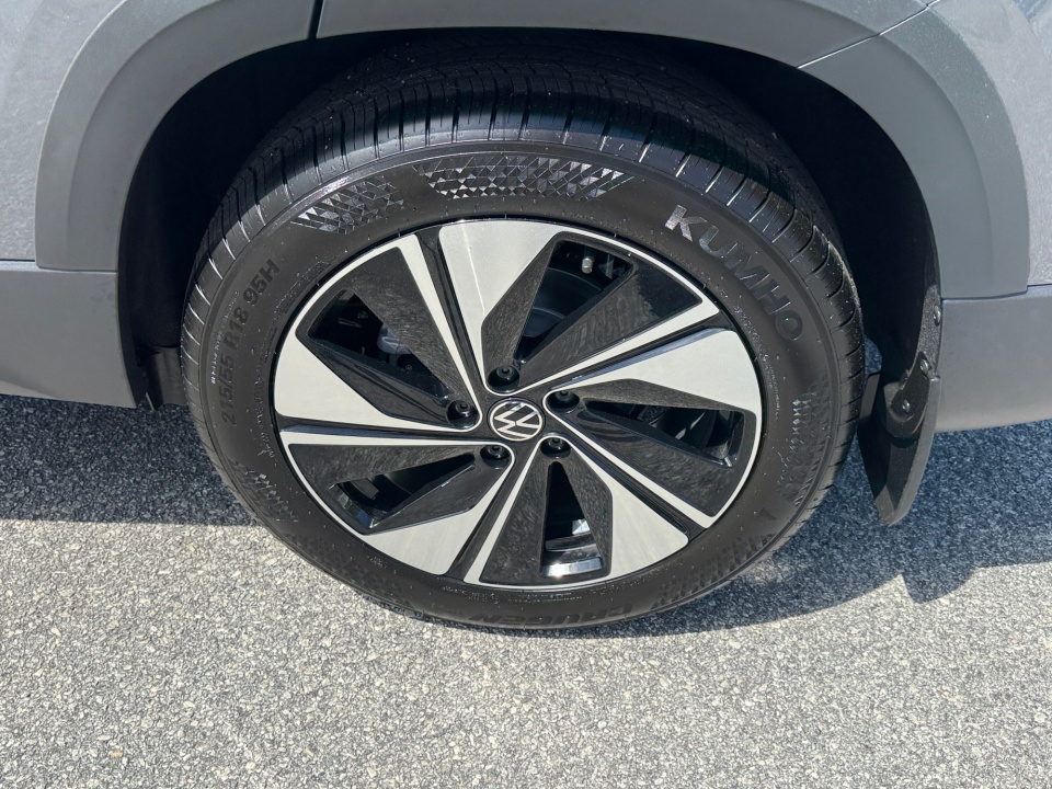 3VVVC7B27TM069808 2026 Volkswagen Taos SE