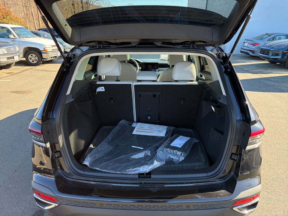 3VVVC7B2XTM000224 2026 Volkswagen Taos SE