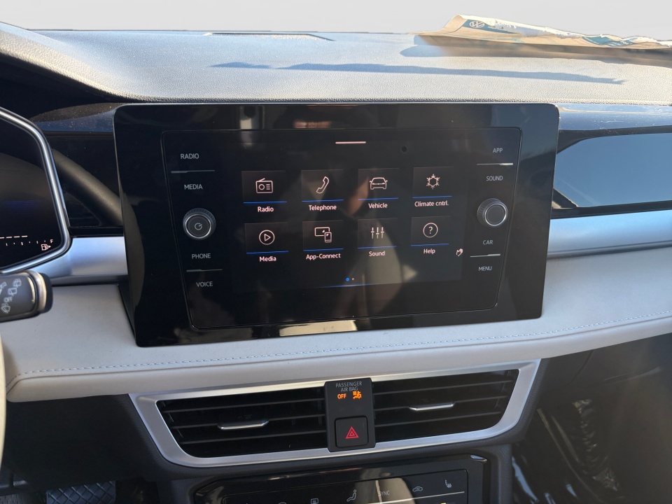 3VVVC7B2XTM000224 2026 Volkswagen Taos SE