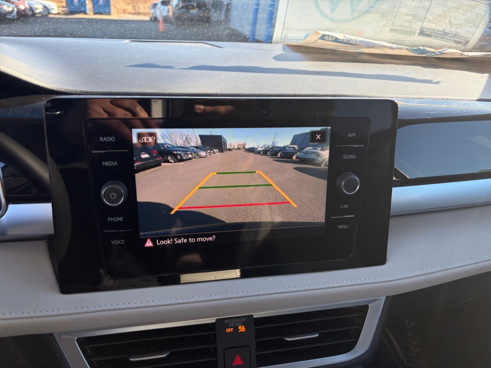 3VVVC7B2XTM000224 2026 Volkswagen Taos SE