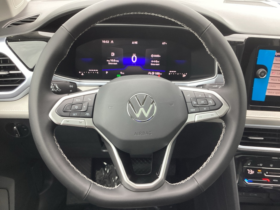 3VVVC7B2XTM067244 2026 Volkswagen Taos SE