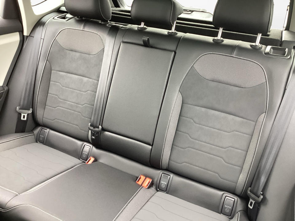 3VVVC7B2XTM067244 2026 Volkswagen Taos SE