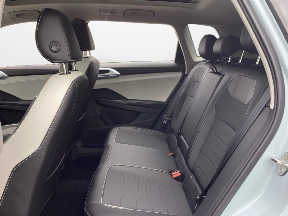 3VVVC7B2XTM067244 2026 Volkswagen Taos SE