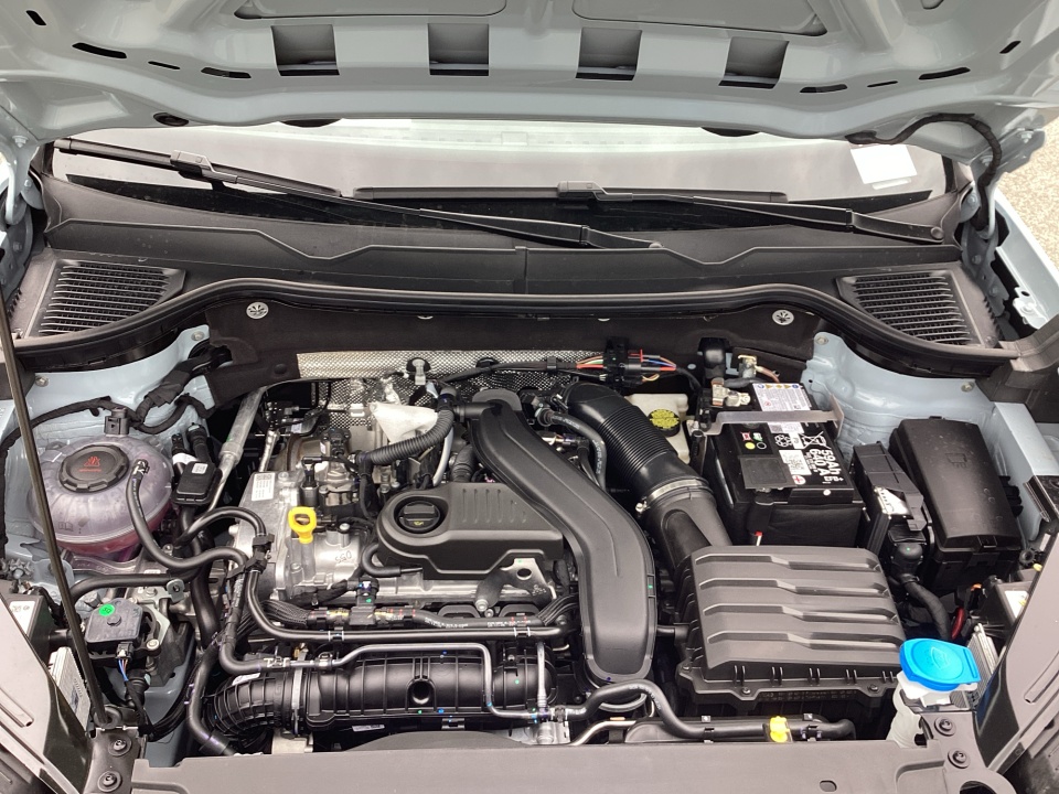 3VVVC7B2XTM067244 2026 Volkswagen Taos SE