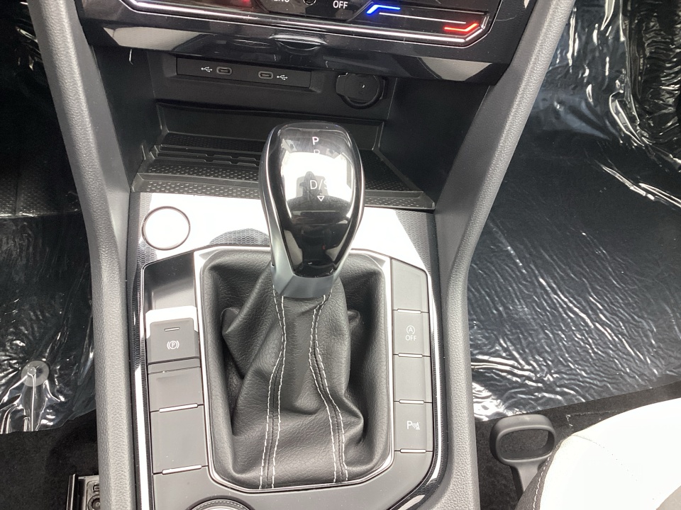3VVVC7B2XTM067244 2026 Volkswagen Taos SE