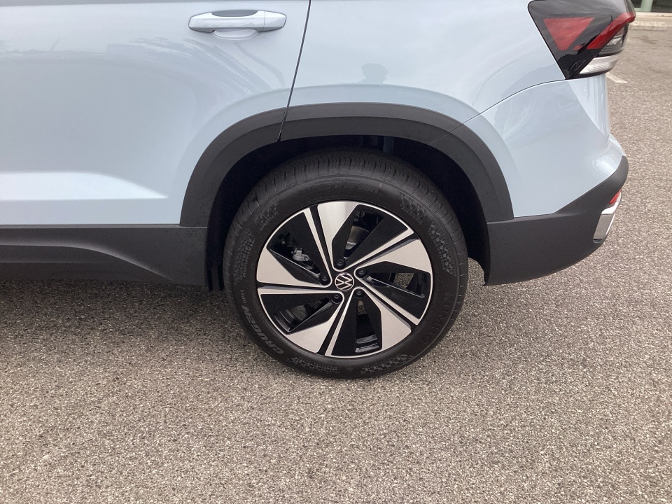 3VVVC7B2XTM067244 2026 Volkswagen Taos SE