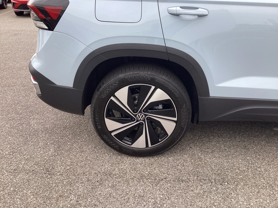 3VVVC7B2XTM067244 2026 Volkswagen Taos SE