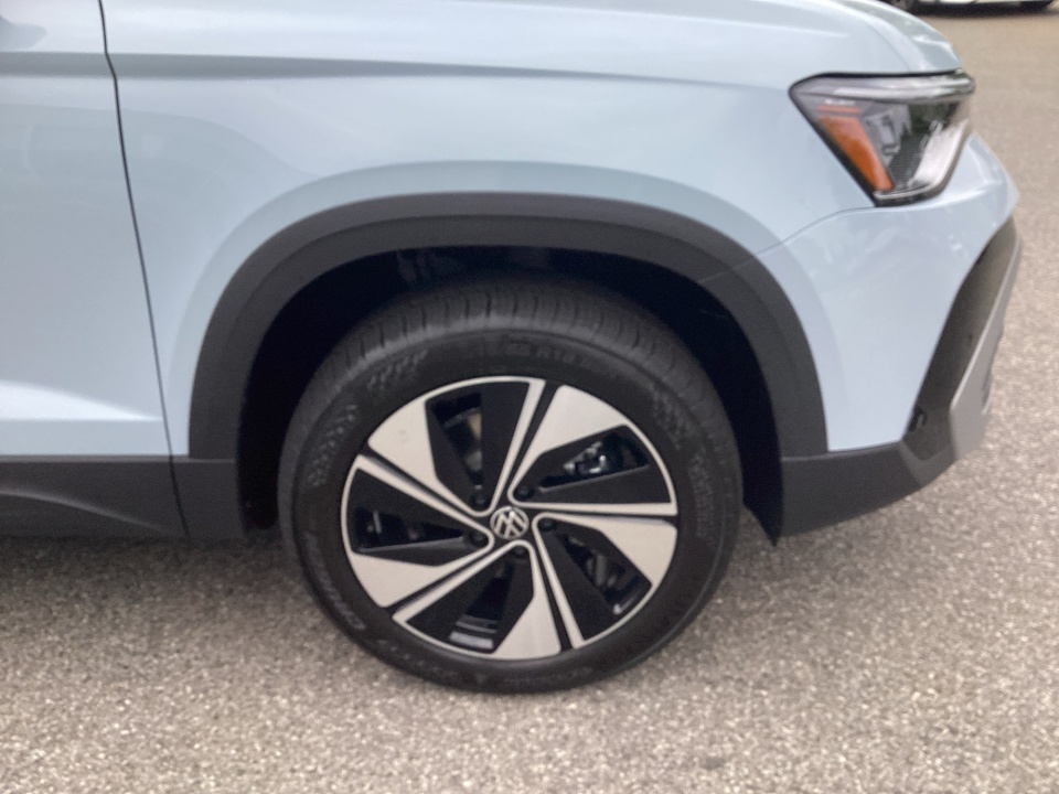 3VVVC7B2XTM067244 2026 Volkswagen Taos SE