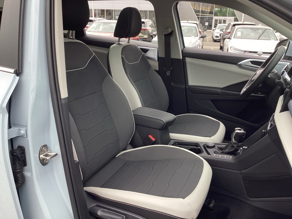 3VVVC7B2XTM067244 2026 Volkswagen Taos SE