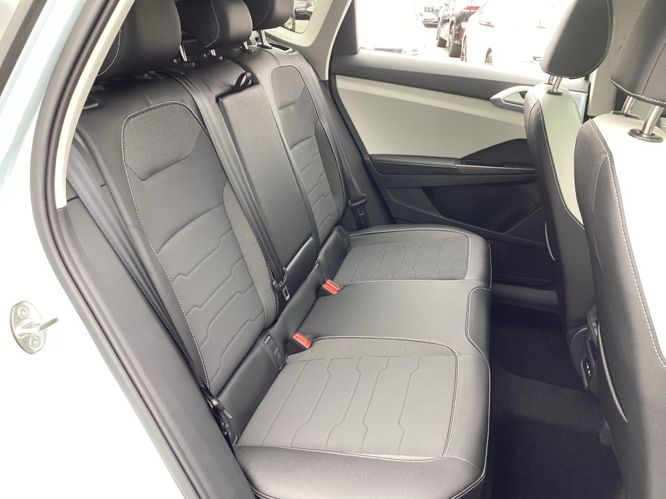 3VVVC7B2XTM067244 2026 Volkswagen Taos SE