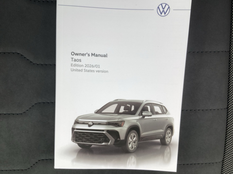 3VVVC7B2XTM067244 2026 Volkswagen Taos SE