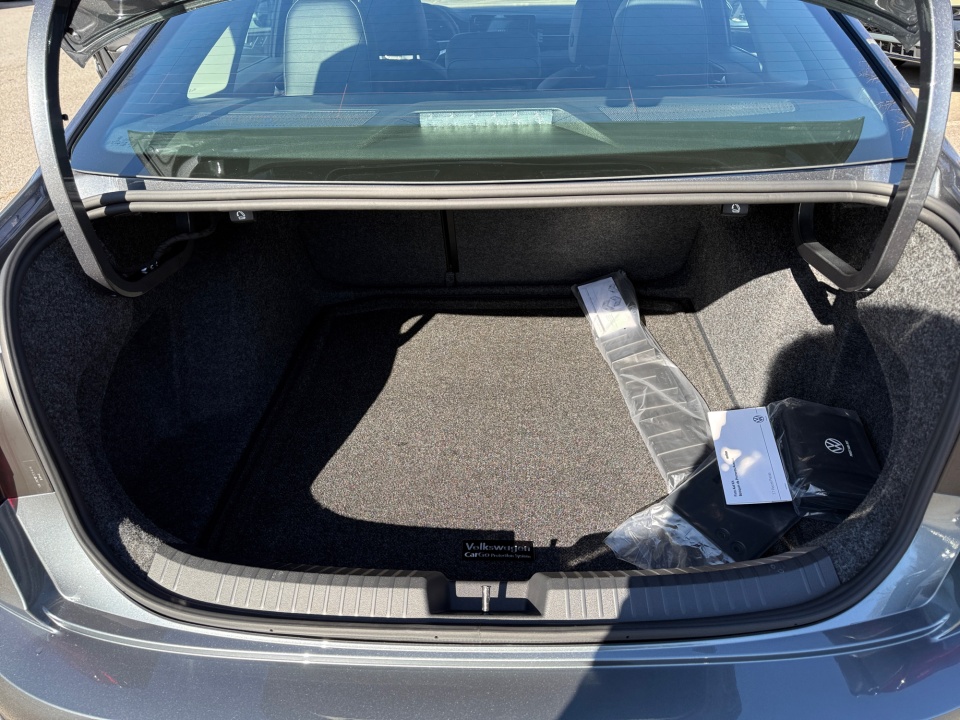 3VW7W7BUXTM030028 2026 Volkswagen Jetta SE