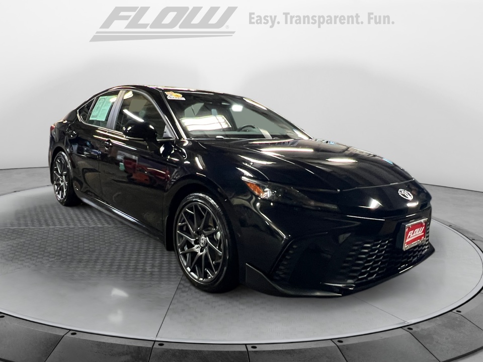 2025 Toyota Camry SE FWD