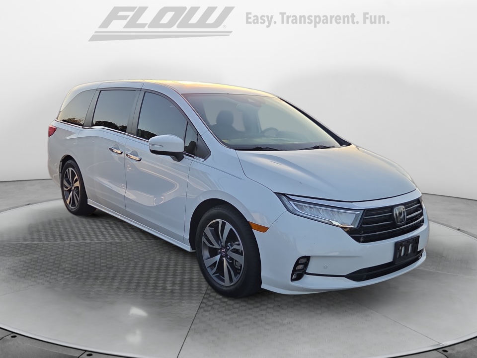 White 2021 Honda Odyssey Touring FWD Minivan Front-Wheel Drive Automatic