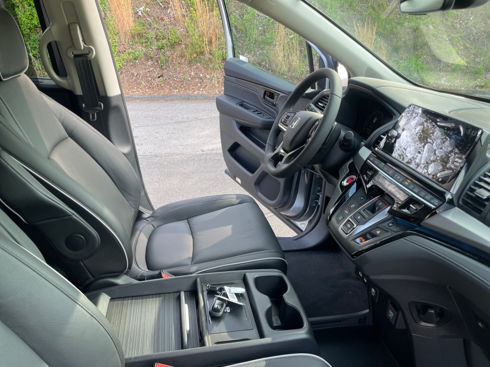 5FNRL6H86TB060303 2026 Honda Odyssey Touring