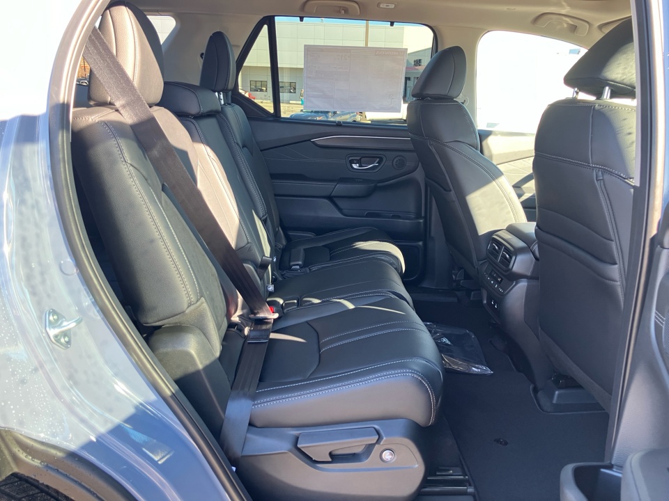 5FNYG1H70TB007557 2026 Honda Pilot Touring