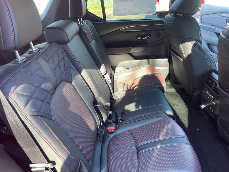 5FNYG1H95TB017454 2026 Honda Pilot Black Edition