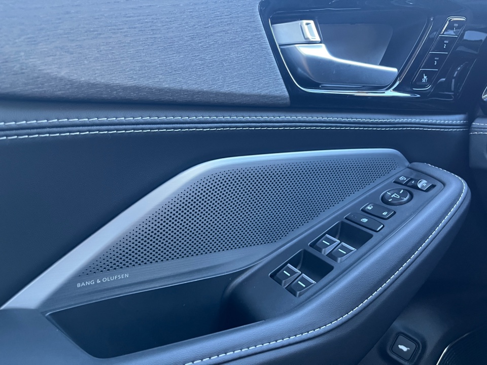 5J8YE1H83TL008411 2026 Acura MDX Advance Package