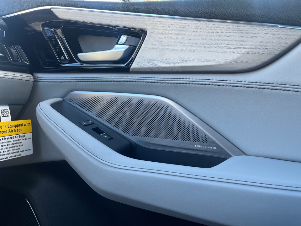 5J8YE1H85TL016218 2026 Acura MDX Advance Package