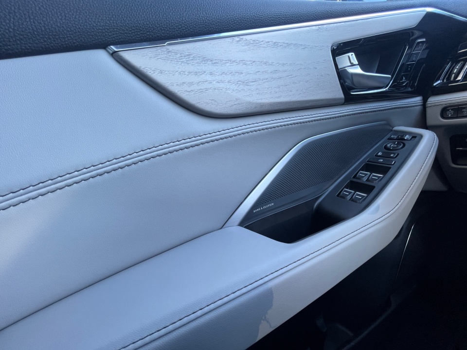 5J8YE1H85TL016218 2026 Acura MDX Advance Package