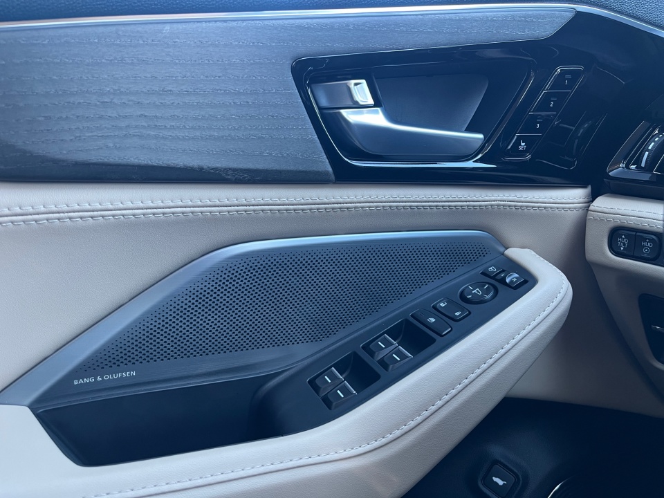 5J8YE1H88TL018058 2026 Acura MDX Advance Package