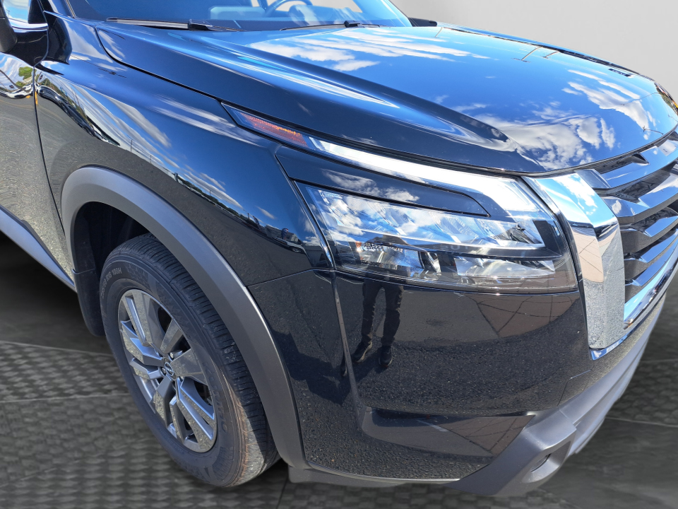Used 2025 Nissan Pathfinder SUV