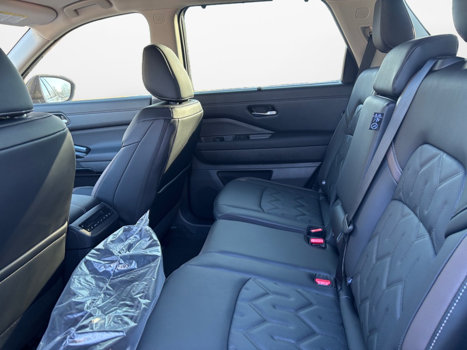 5N1DR3DMXTC215938 2026 Nissan Pathfinder Platinum