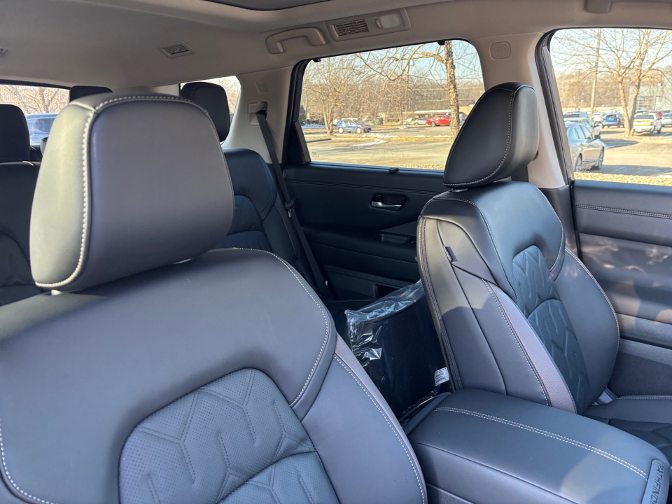 5N1DR3DMXTC215938 2026 Nissan Pathfinder Platinum