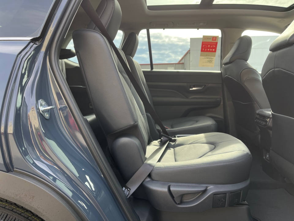 5TDAAAA52TS041040 2026 Toyota Grand Highlander Limited