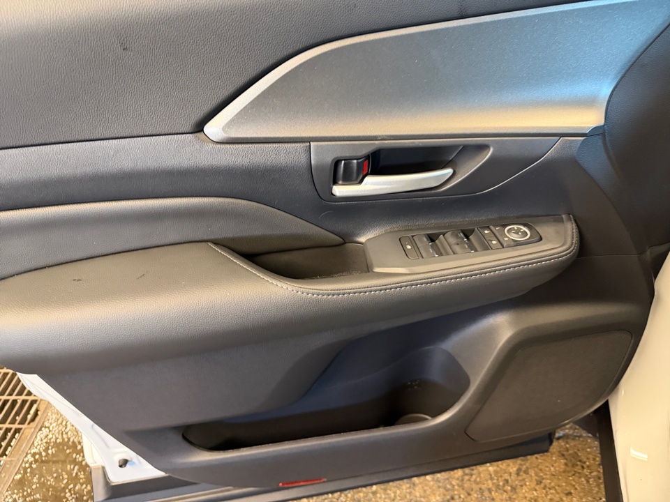 5TDAAAB5XTS124164 2026 Toyota Grand Highlander XLE