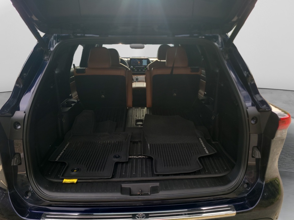 Used 2021 Toyota Highlander SUV