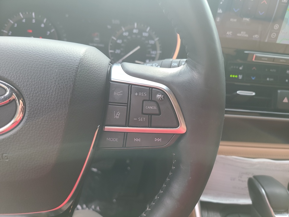 Used 2021 Toyota Highlander SUV