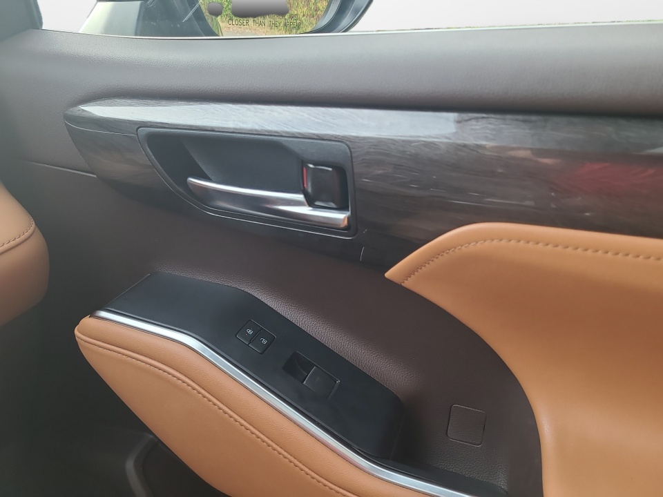 Used 2021 Toyota Highlander SUV