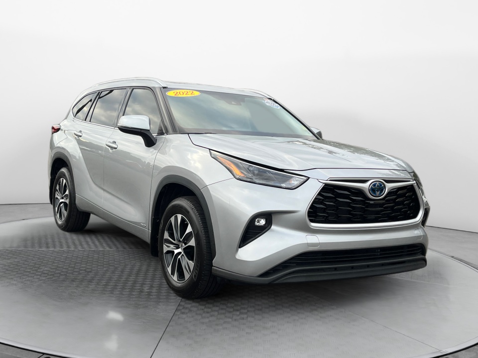 Silver 2022 Toyota Highlander Hybrid SUV / Crossover All-Wheel Drive Automatic