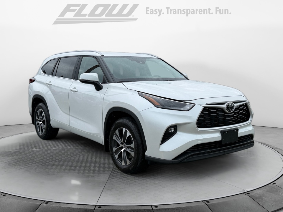 White 2026 Toyota Highlander SUV / Crossover All-Wheel Drive Automatic