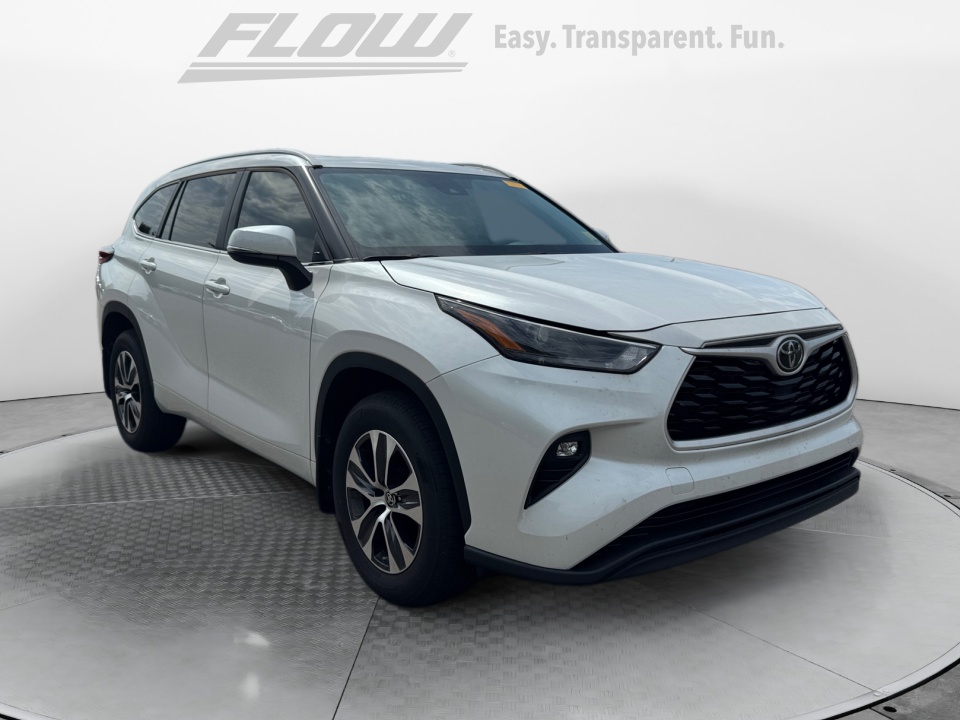White 2024 Toyota Highlander SUV / Crossover All-Wheel Drive Automatic