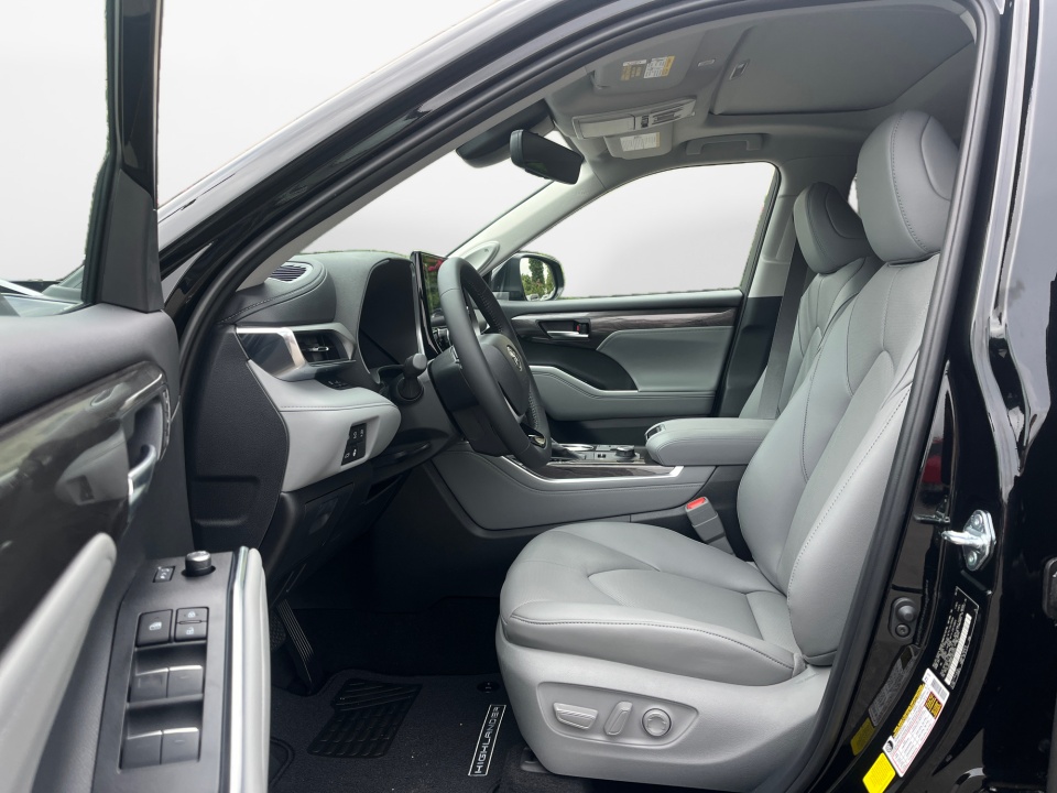 5TDKDRBH8TS612453 2026 Toyota Highlander Limited
