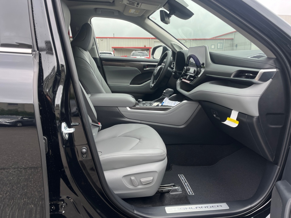 5TDKDRBH8TS612453 2026 Toyota Highlander Limited