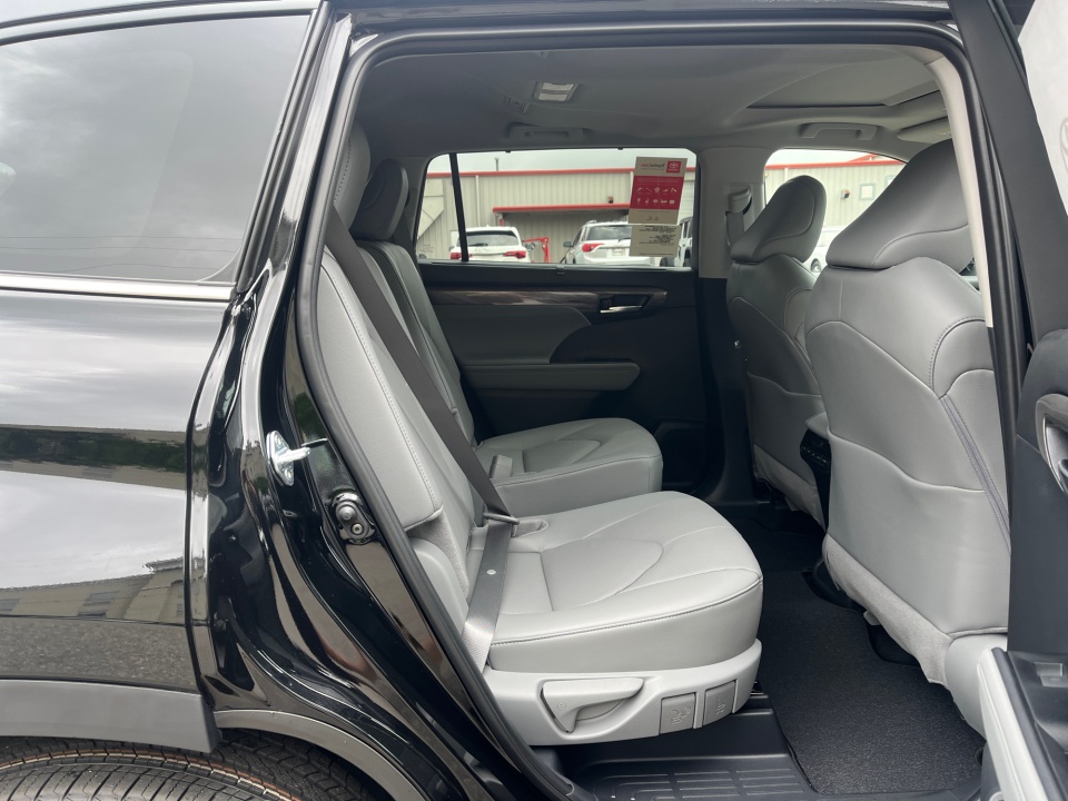 5TDKDRBH8TS612453 2026 Toyota Highlander Limited