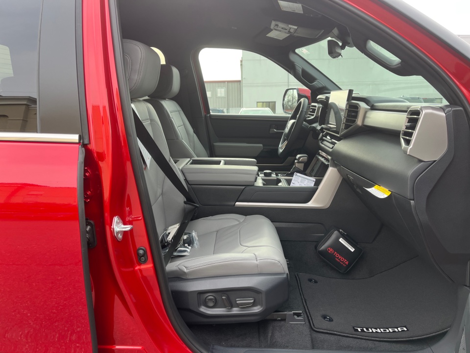 5TFJA5DB2TX375958 2026 Toyota Tundra Limited CrewMax 5.5' Bed