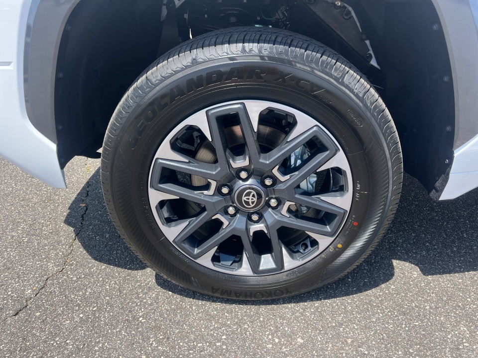 5TFJA5DB3TX415125 2026 Toyota Tundra Limited CrewMax 5.5' Bed