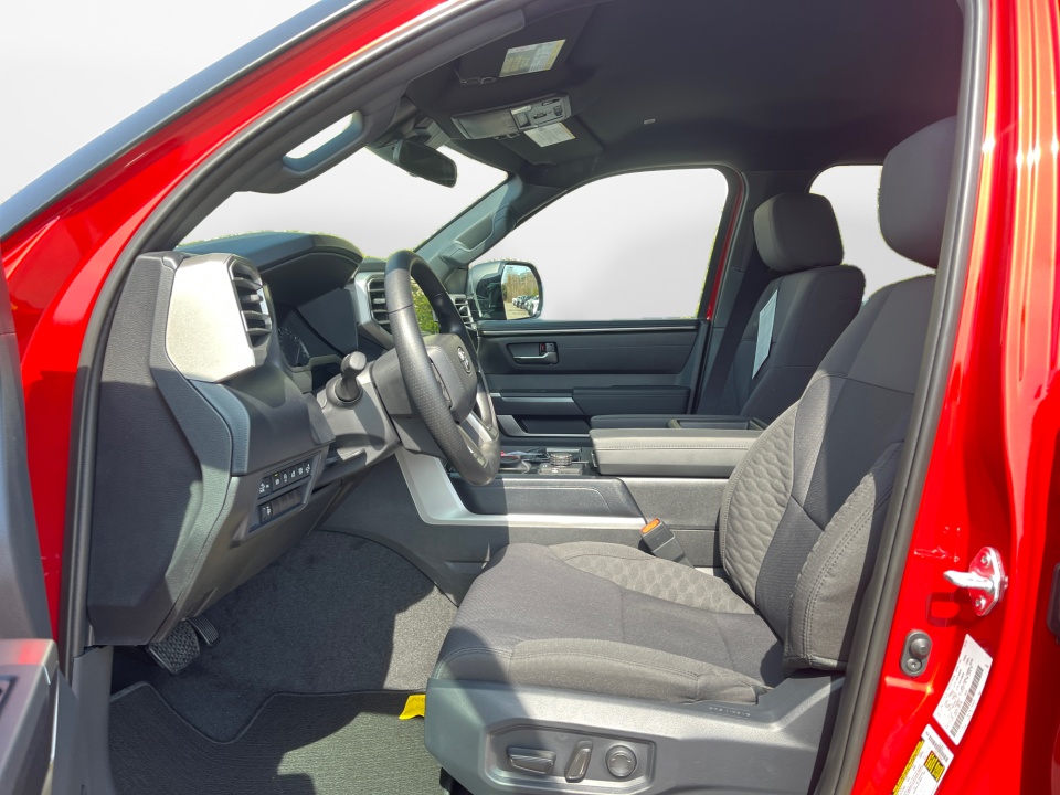 5TFLA5DBXTX393195 2026 Toyota Tundra SR5 CrewMax 5.5' Bed