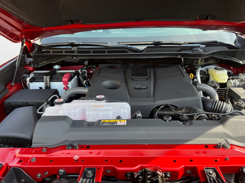 5TFLA5DBXTX393195 2026 Toyota Tundra SR5 CrewMax 5.5' Bed