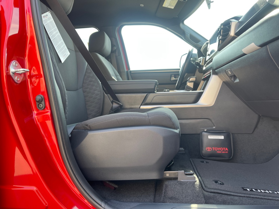 5TFLA5DBXTX393195 2026 Toyota Tundra SR5 CrewMax 5.5' Bed