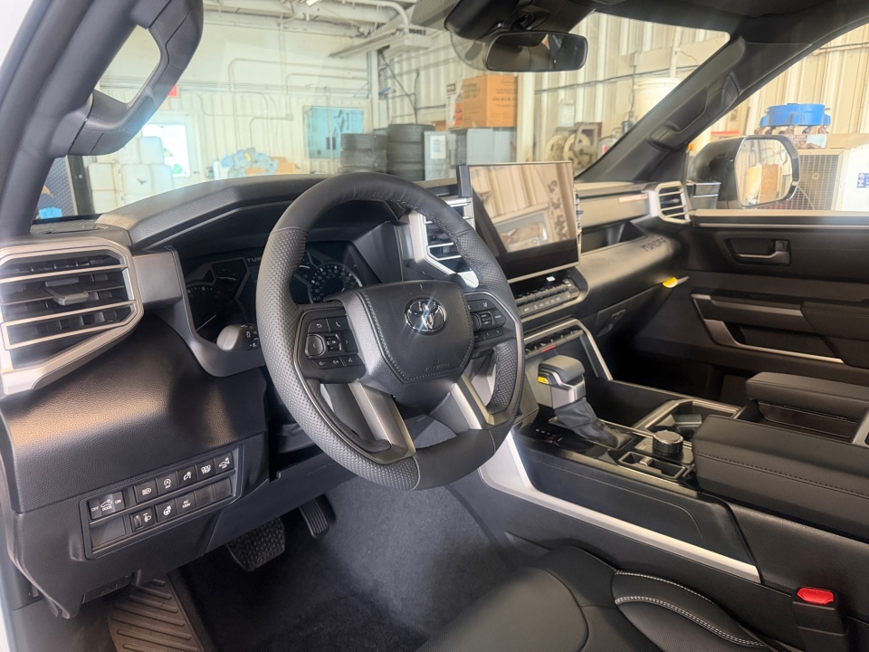5TFLA5DBXTX432920 2026 Toyota Tundra SR5