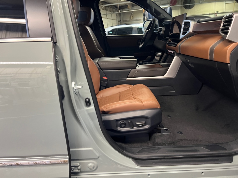 5TFMA5DB8TX372432 2026 Toyota Tundra 1794 Edition CrewMax 5.5' Bed